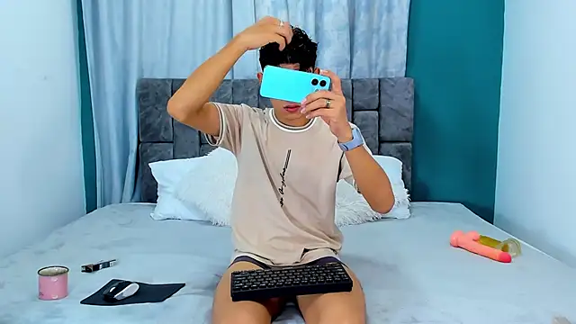 Snapshot of Nicolas_Torres_ chatting on 11-27-25, 04:14 Nicolas Torres online show from 11-27-25, 04:14