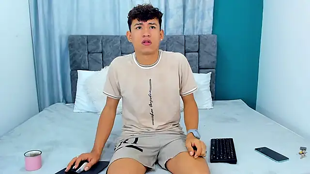 Snapshot of Nicolas_Torres_ chatting on 11-30-25, 06:28 Nicolas Torres online show from 11-30-25, 06:28