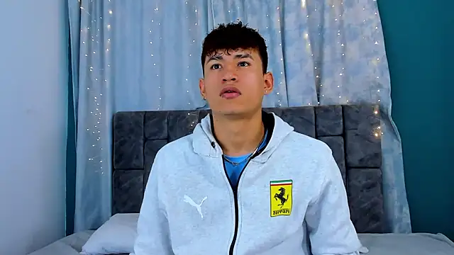 Snapshot of Nicolas_Torres_ chatting on 12-14-25, 03:56 Nicolas Torres online show from 12-14-25, 03:56