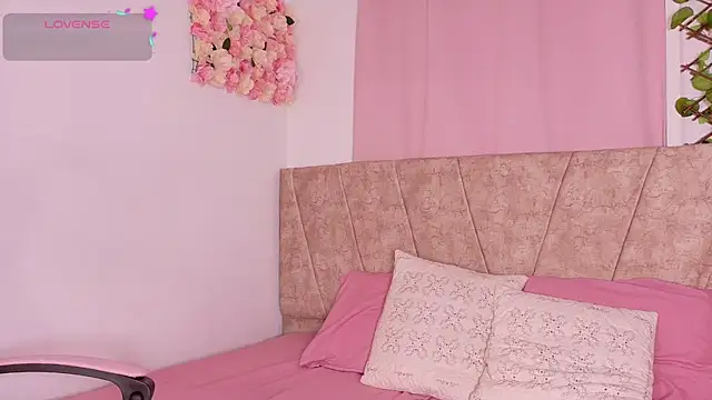 Karina Wong online show from 11-19-25, 07:25