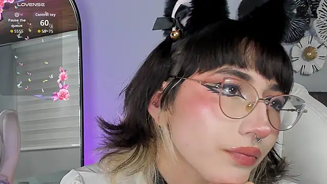 Snapshot of valkyra_catnoir chatting on 10-23-25, 09:02 valkyra catnoir online show from 10-23-25, 09:02