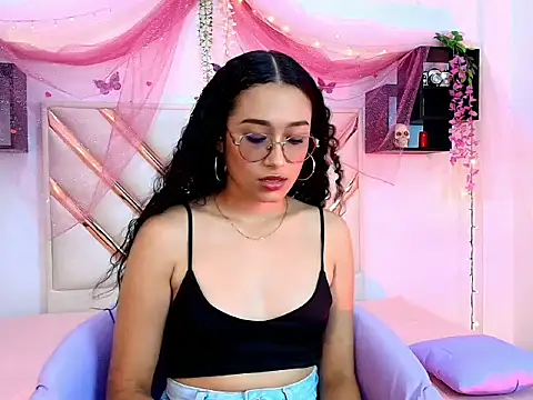 ZOEH ROSS online show from 10-22-25, 07:46