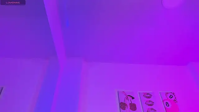 kittymonroe1 online show from 04-28-26, 05:51