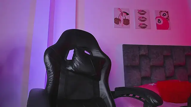kittymonroe1 online show from 05-18-26, 05:52