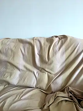 Selena Roa online show from 11-30-25, 04:11