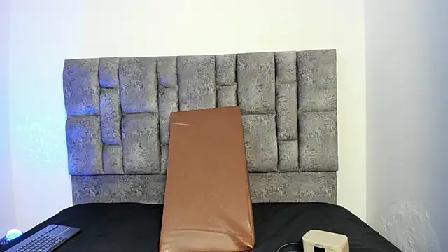 miah storm online show from 11-08-25, 02:45