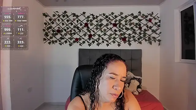 Snapshot of Karly_Closson chatting on 11-22-25, 03:16 Karly Closson online show from 11-22-25, 03:16