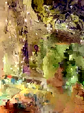 Snapshot of kutekiwi chatting on 12-18-25, 08:20 kutekiwi online show from 12-18-25, 08:20