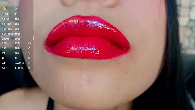 Snapshot of mia_roux1 chatting on 11-03-25, 06:31 mia roux1 online show from 11-03-25, 06:31