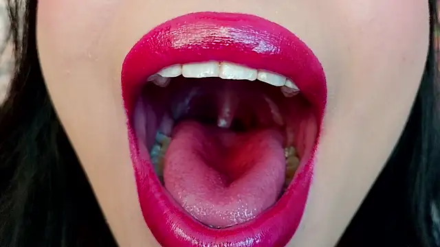 Snapshot of mia_roux1 chatting on 11-23-25, 05:40 mia roux1 online show from 11-23-25, 05:40