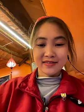 Snapshot of show-hana chatting on 10-25-25, 10:34 show-hana online show from 10-25-25, 10:34