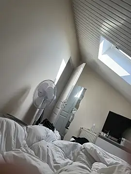 BicolorCandidate81 online show from 10-30-25, 12:39