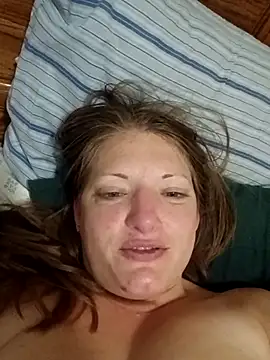 Snapshot of creamylittlecupcake chatting on 10-24-25, 06:10 creamylittlecupcake online show from 10-24-25, 06:10