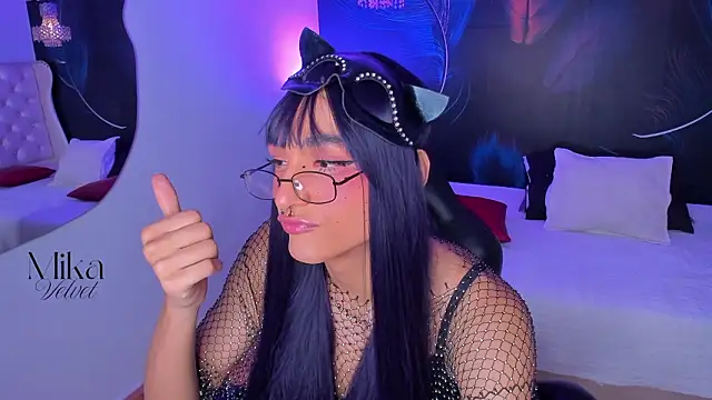 Snapshot of Mika__velvet chatting on 01-17-26, 11:30 Mika velvet online show from 01-17-26, 11:30