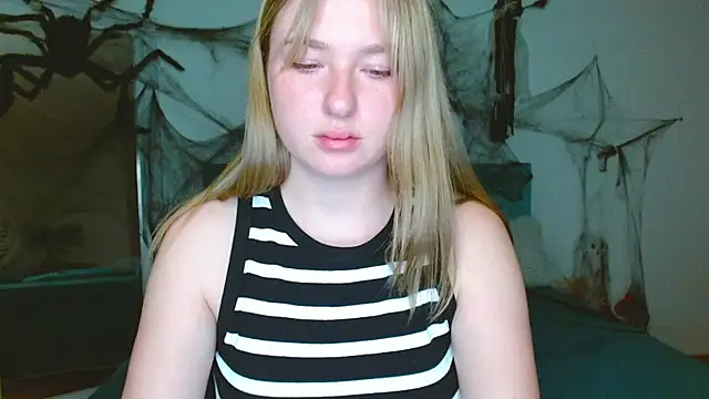 Ailissa  fox online show from 10-29-25, 09:38