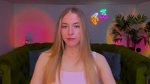 sassy cutie online show from 11-13-25, 08:08