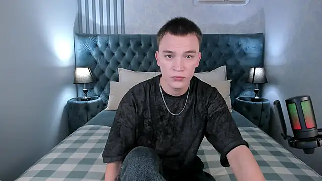 Derek Banville online show from 11-05-25, 08:36