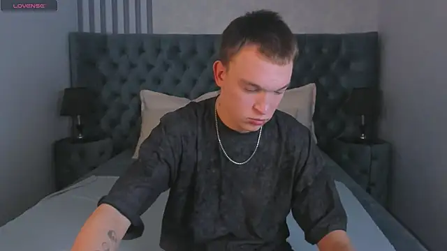 Derek Banville online show from 11-19-25, 12:38