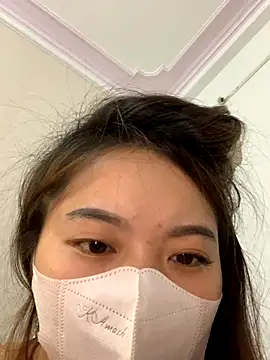 Snapshot of helo-kitty chatting on 10-24-25, 03:19 helo-kitty online show from 10-24-25, 03:19