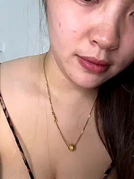 Snapshot of helo-kitty chatting on 11-06-25, 08:21 helo-kitty online show from 11-06-25, 08:21