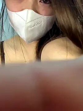 Snapshot of helo-kitty chatting on 12-05-25, 02:58 helo-kitty online show from 12-05-25, 02:58