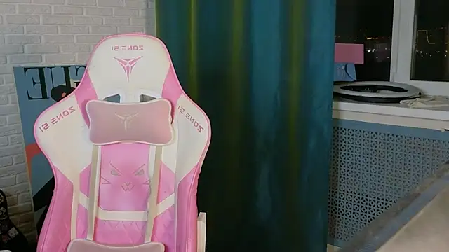 Snapshot of _JustCass_ chatting on 11-21-25, 11:03 JustCass online show from 11-21-25, 11:03