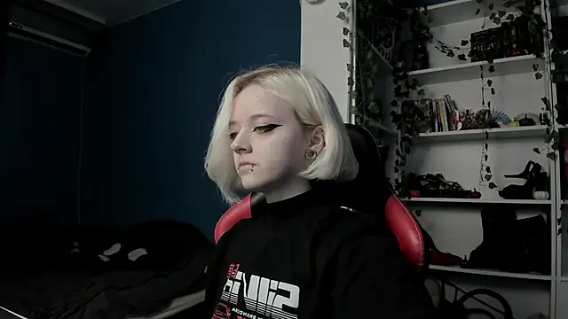 Holy Mistress S online show from 11-11-25, 09:09