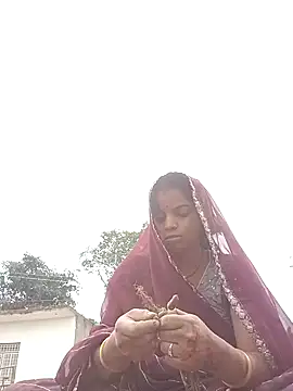 Poonam cute online show from 10-31-25, 07:42