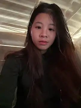 Snapshot of ninixinh chatting on 12-18-25, 06:19 ninixinh online show from 12-18-25, 06:19