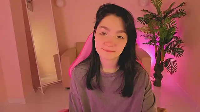 Snapshot of Linda_Sweetiest chatting on 12-15-25, 12:48 Linda Sweetiest online show from 12-15-25, 12:48