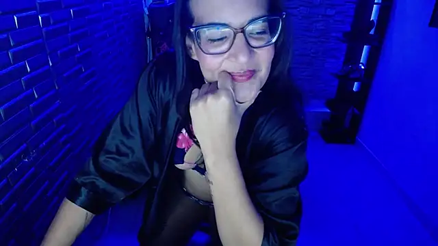 gisell soto online show from 10-23-25, 02:44