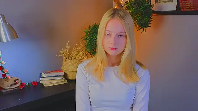 YungLyssy online show from 11-10-25, 02:43