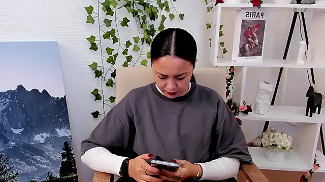 Snapshot of TawnyKochevar chatting on 10-23-25, 04:23 TawnyKochevar online show from 10-23-25, 04:23