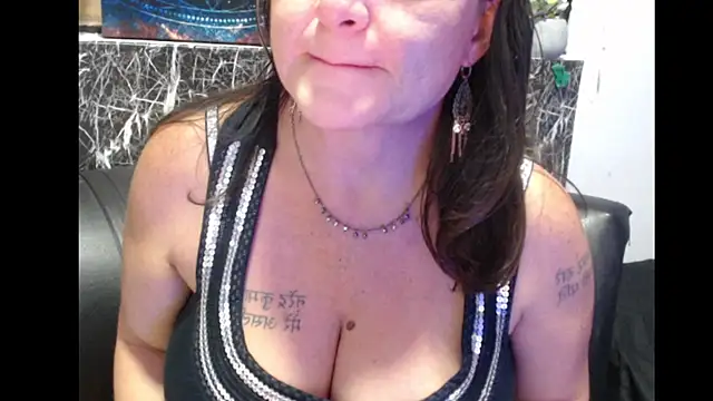 Debora Cienfuegos25 online show from 12-19-25, 12:28