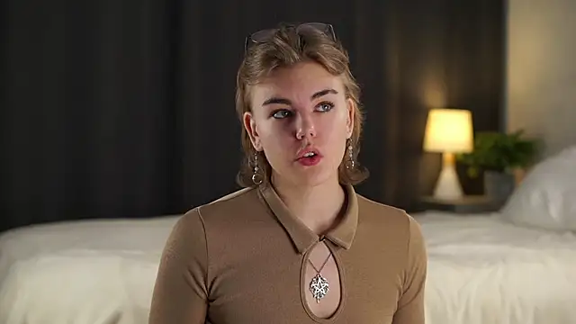 Snapshot of MelodyBaur chatting on 11-06-25, 11:33 MelodyBaur online show from 11-06-25, 11:33