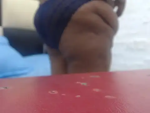 Snapshot of MatureMilfxxx chatting on 10-31-25, 04:24 MatureMilfxxx online show from 10-31-25, 04:24