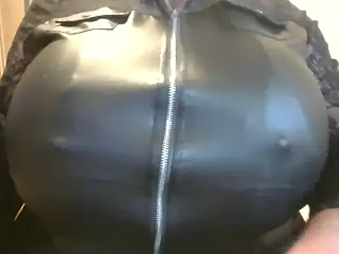 guywithboobs online show from 03-17-26, 05:44