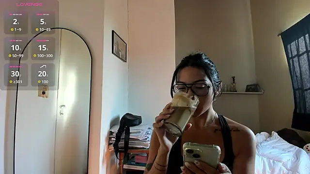 lucialuna online show from 01-14-26, 12:22