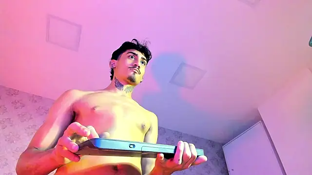 Mr Strike online show from 11-19-25, 02:55