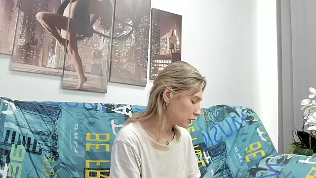 Tenderly Sophie online show from 03-13-26, 01:34