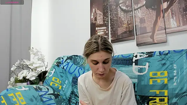 Tenderly Sophie online show from 04-24-26, 01:24