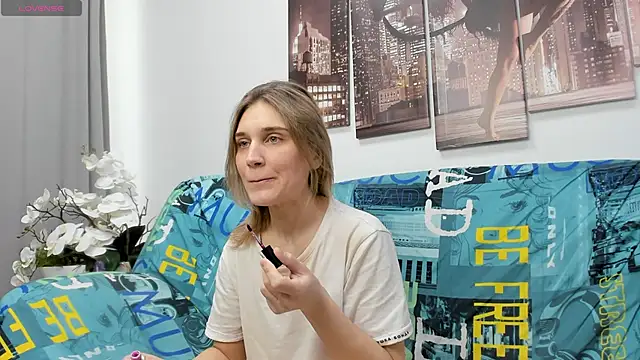 Tenderly Sophie online show from 04-26-26, 01:14