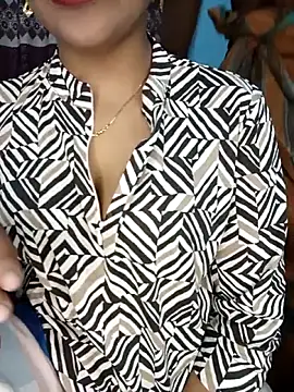 CoupleShow 432 online show from 02-06-26, 12:19