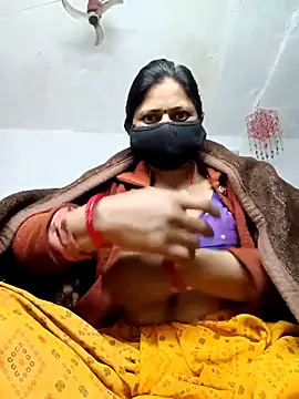 Snapshot of QRESABABY chatting on 12-13-25, 10:37 QRESABABY online show from 12-13-25, 10:37