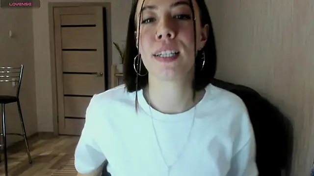 Snapshot of twinkle_rosie chatting on 10-25-25, 06:57 twinkle rosie online show from 10-25-25, 06:57