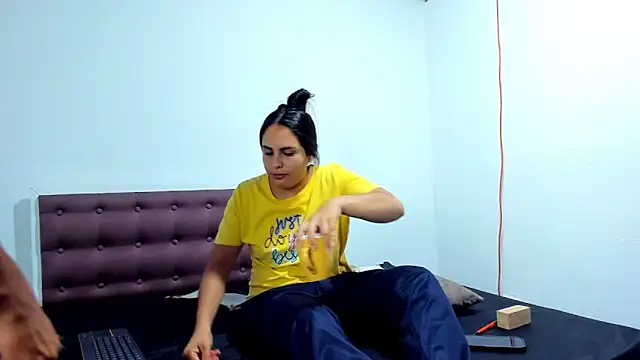 AshleyDeLuca  online show from 04-28-26, 02:27