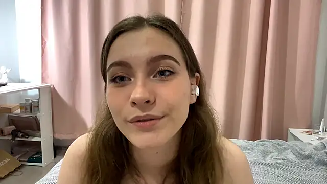 Snapshot of Kira_Sanders chatting on 10-25-25, 05:08 Kira Sanders online show from 10-25-25, 05:08