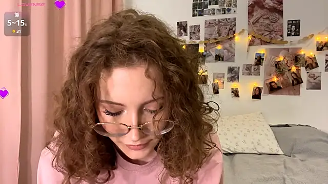 Snapshot of Kira_Sanders chatting on 11-30-25, 05:39 Kira Sanders online show from 11-30-25, 05:39