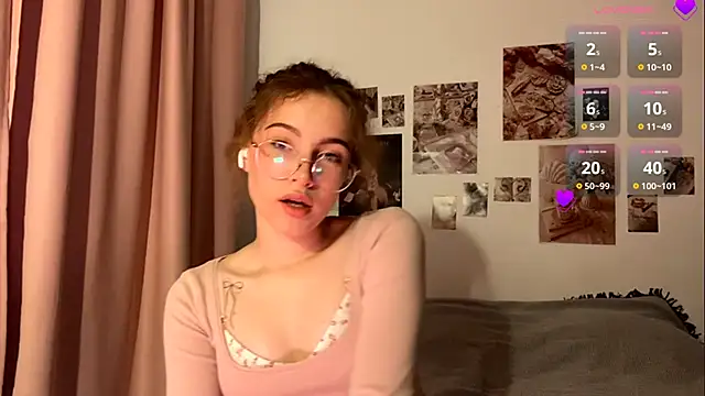 Snapshot of Kira_Sanders chatting on 12-15-25, 06:56 Kira Sanders online show from 12-15-25, 06:56