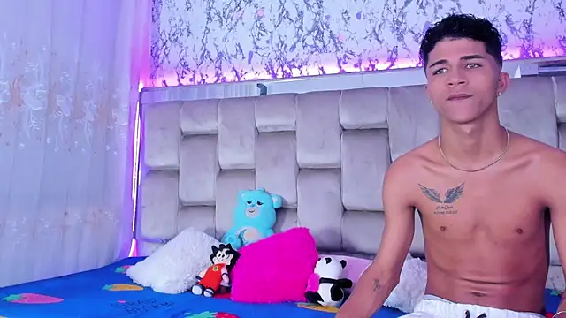 boyswantingplay online show from 11-08-25, 02:01